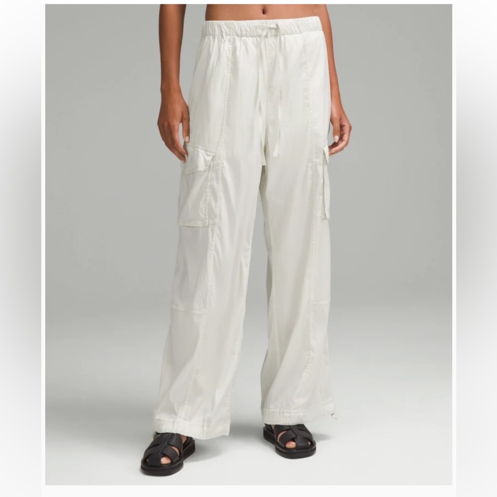 lululemon lightweight adjustable mid rise cargo pants